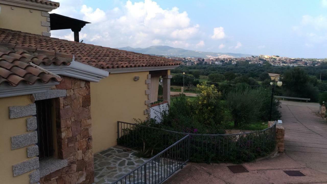 Villa Muriscuvò Budoni Exterior foto